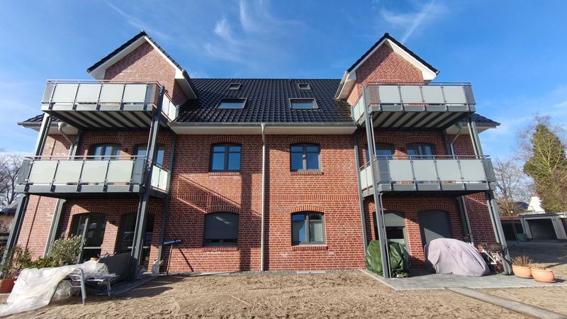 NEUBAU-ERSTBEZUG!!! Moderne 4-Zimmer-Maisonette-Wohnung mit Carport-Stellplatz in Uetersen